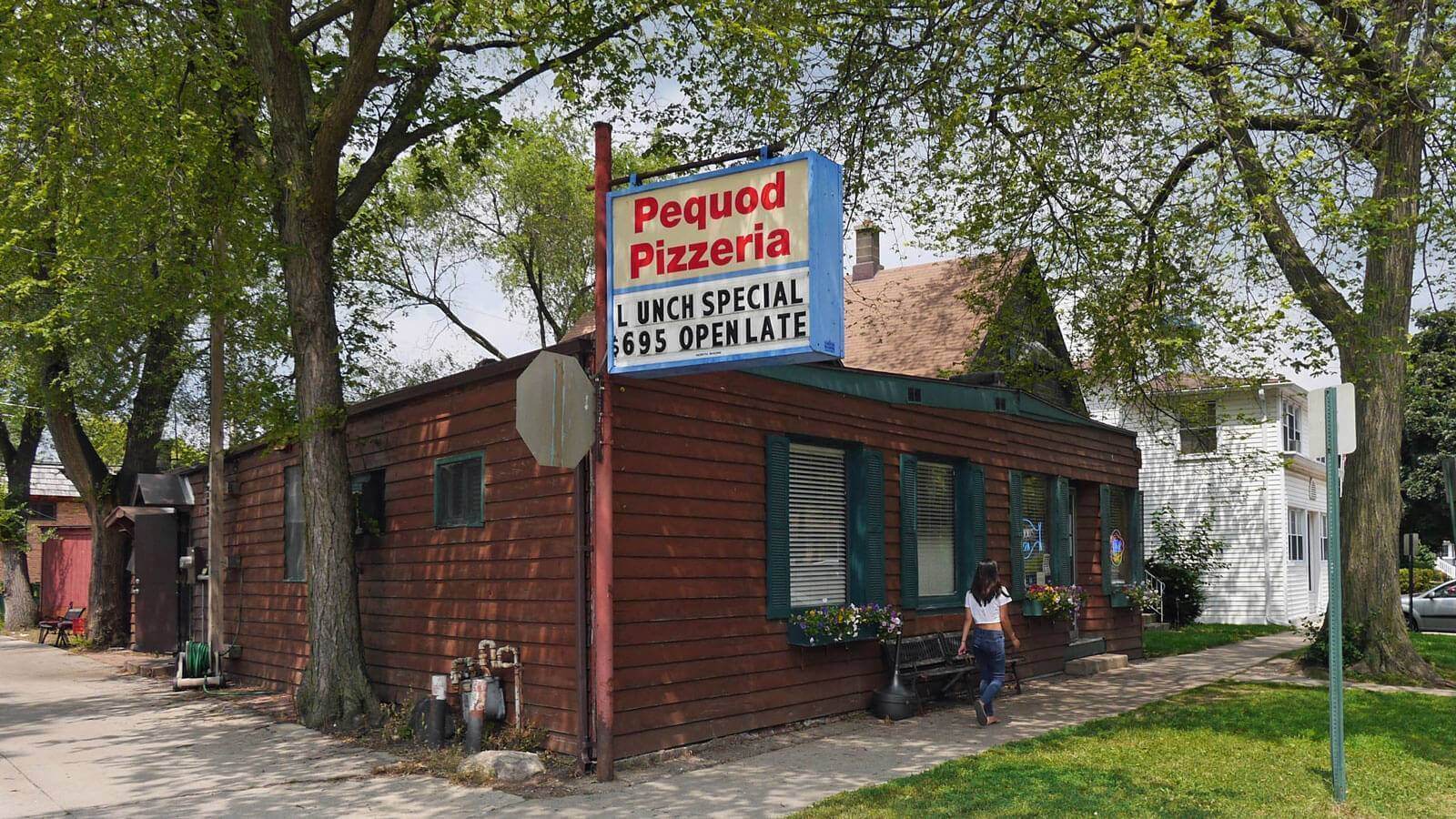 Pequod's Lunch Special in Morton Grove and Chicago, Illinois