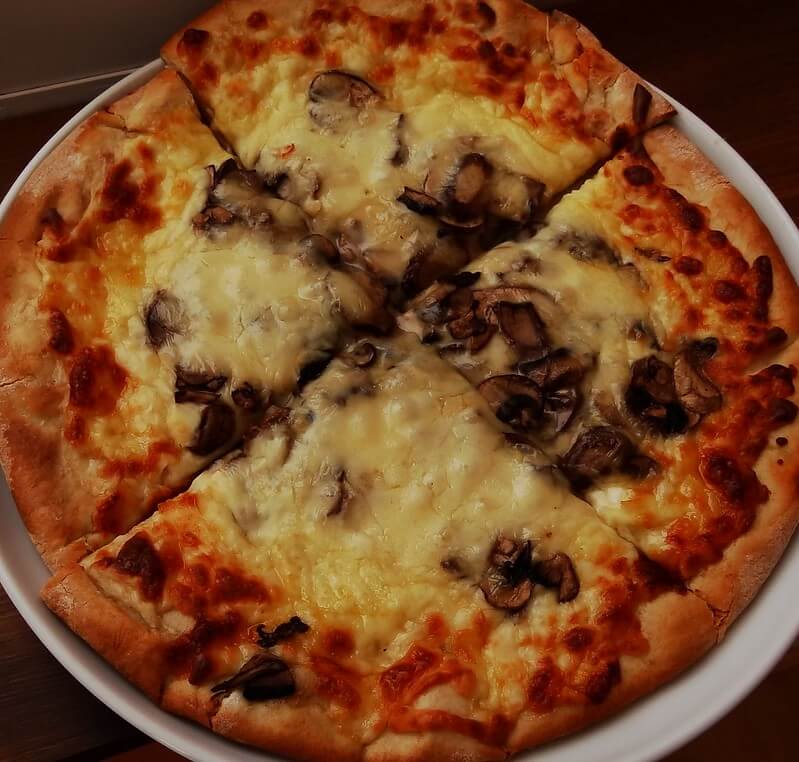 Mushroom pizza